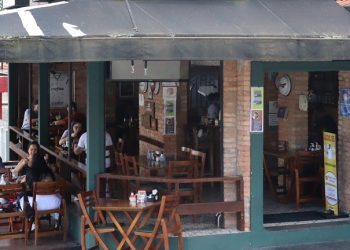 Decreto amplia horário de estabelecimentos e exige comprovante vacinal