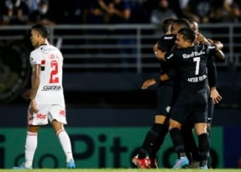 Bragantino vence o São Paulo em jogo de viradas e sete gols
