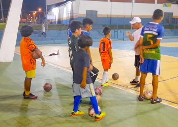 Treinos gratuitos de futsal para crianças de 9 a 12 anos