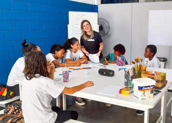 SCFV realiza oficinas de Arteterapia e Natação