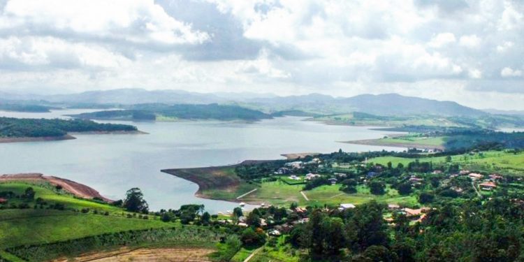 Cantareira volta a ficar abaixo de 45% de água armazenada