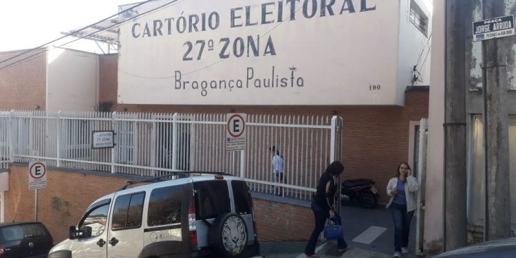 Cartório Eleitoral faz plantão para regularizar título neste final de semana
