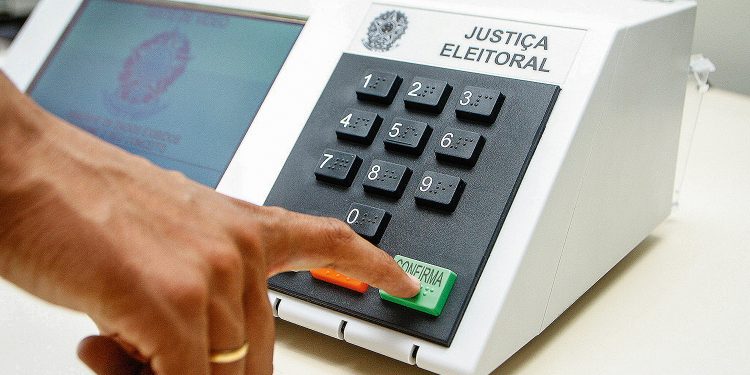 Eleitores com títulos cancelados por falta de biometria podem votar      