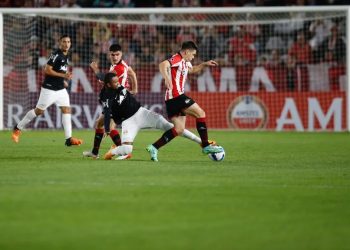 Bragantino erra muito e cai diante do Estudiantes pela Libertadores