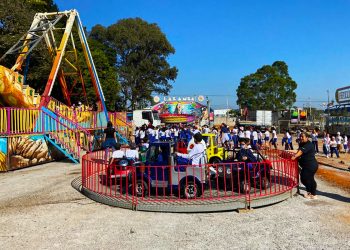 Brinquedo quebra e duas pessoas ficam feridas na Expoagro