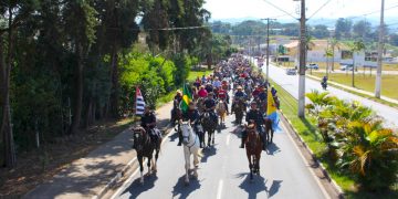 Cavalhada atrai cavaleiros e comitivas da região bragantina