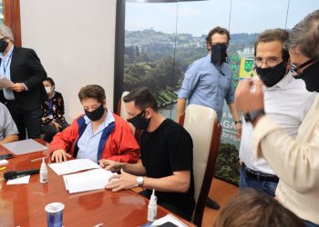 Prefeitura dá ordem de serviços a 42 obras por todo o município