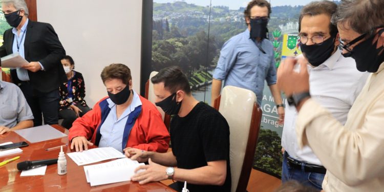 Prefeitura dá ordem de serviços a 42 obras por todo o município