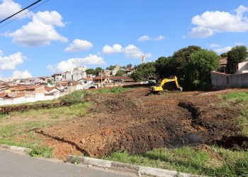 Combate às enchentes:  Prefeitura realiza obras de piscinão na Euzébio Savaio
