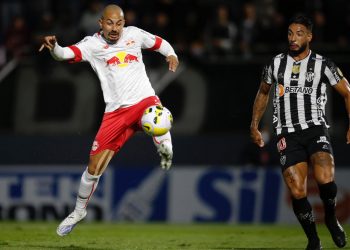 Apático, Bragantino jogou um tempo só e empatou com o Atlético-MG