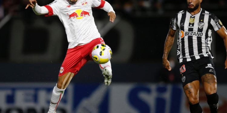 Apático, Bragantino jogou um tempo só e empatou com o Atlético-MG