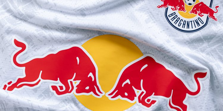 Bragantino divulga novo uniforme produzido pela New Balance