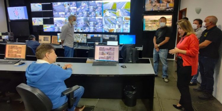 Segurança pública  Mais de 1,3 mil câmeras instaladas operam 24 horas na cidade