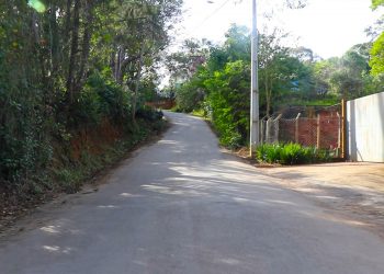 Estradas do bairro Araras dos Pereiras recebem asfalto e PMVP