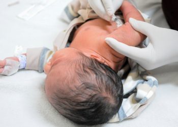 Ministério orienta estados e municípios a otimizarem a vacina da BCG