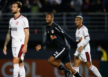 Vitória sofrida sobre o Flamengo tira o Bragantino da zona de rebaixamento