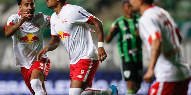 Bragantino vence o América-MG com autoridade e encosta no G6