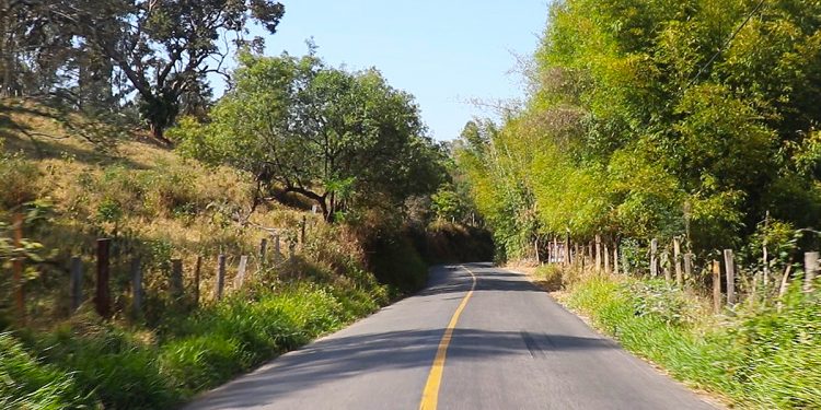 Estrada Legal: Vias do Morro Grande são pavimentadas e recapeadas