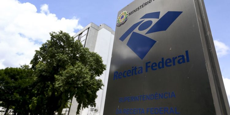 Empresas poderão renegociar dívidas com a Receita Federal com 70% de desconto