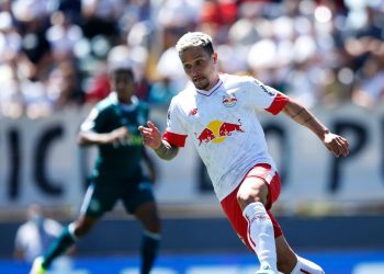 TORCIDA PEDE A SAÍDA DE BARBIERI:  Empate diante do Goiás mostra um Bragantino em decadência