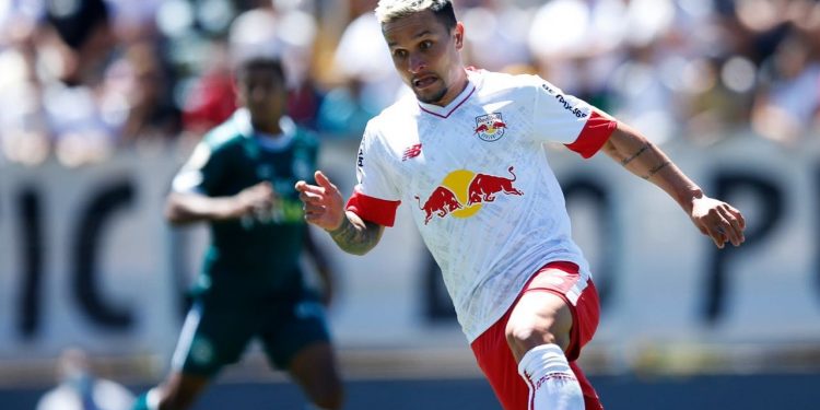 TORCIDA PEDE A SAÍDA DE BARBIERI: Empate diante do Goiás mostra um Bragantino em decadência