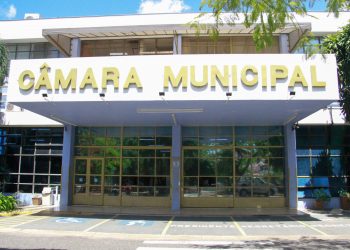 Vereadores votam projeto que cria o programa ‘Morando com Dignidade’