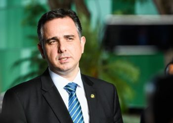 Presidente do Senado reúne líderes para viabilizar piso da enfermagem