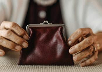 Aposentados estaduais que recebem até R$ 3,4 mil serão isentos da contribuição previdenciária