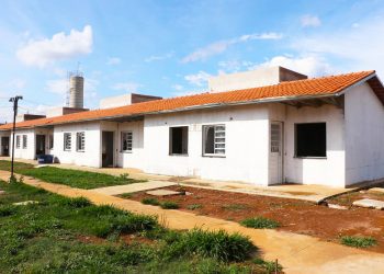 Construção de 28 moradias do Programa Vida Longa é retomada em Bragança