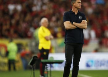 DE SAÍDA?  Barbieri, segundo mais longevo técnico do Bragantino, tem 49% de aproveitamento desde que chegou, em 2020