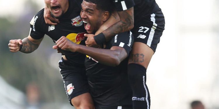 Com nova postura, Bragantino bate o Athletico e reencontra a vitória 