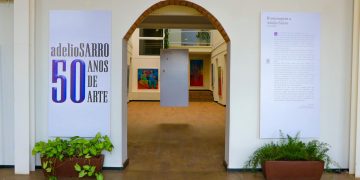 Adelio Sarro celebra 50 anos de carreira com lançamento de livros   