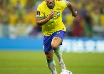 Sem Danilo e Neymar, Brasil tenta garantir vaga nas oitavas na segunda-feira