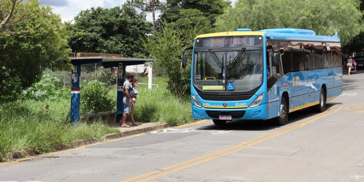 Transporte público: Prefeitura anuncia passagem à R$ 4,50 com novo contrato emergencial    