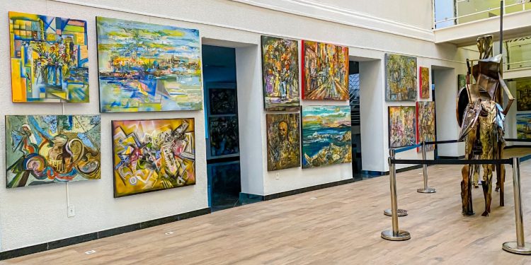 Exposição “Cubismo de Cristal” de Milan Horvat, pode ser visitada no Centro Cultural