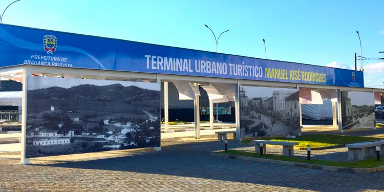 Mobilidade Urbana informou que apenas 3 linhas de ônibus têm ponto final da USF