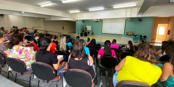 Colóquio de Educadores realiza capacitações a profissionais da educação municipal