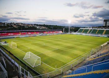 Líderes, Bragantino e São Paulo se enfrentam hoje no Nabizão