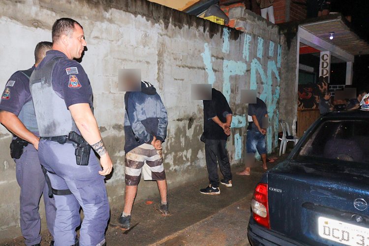 Operação “Aramis” termina com “batida” em biqueiras e dois presos por tráfico