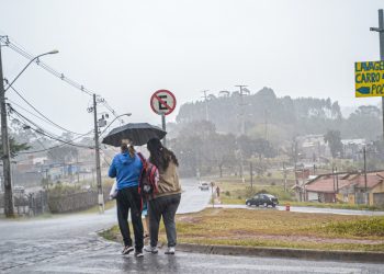Tempo instável deixa semana quente e chuvosa