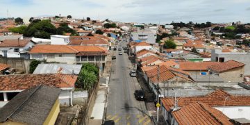 Recapeamento na Rua Santa Cruz teve início nesta sexta-feira, com interdição de trechos