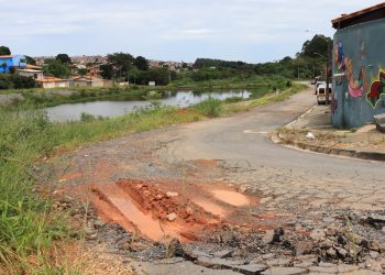 Após imbróglio com empresa:  Prefeitura assume a obra no entorno do Lago da Hípica “Vamos arrancar tudo aquilo lá. Já está na programação”, afirma prefeito Amauri Sodré