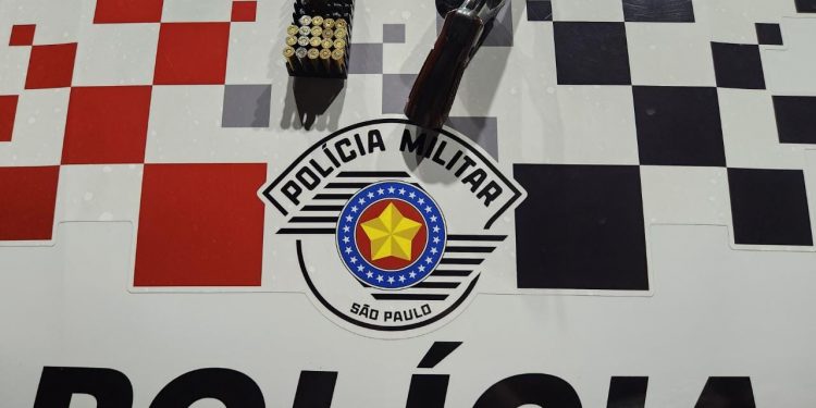 Preso com “três oitão”, é acusado de bater na ex-namorada