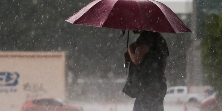 Previsão é de 55 milímetros de chuva no sábado e domingo