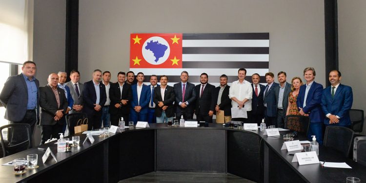 Governador recebe diretoria da Aprecesp