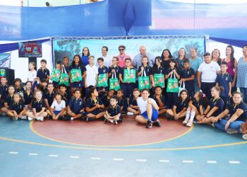 Projeto Minha Primeira Biblioteca já distribuiu 200 mil livros na Rede Municipal de Ensino