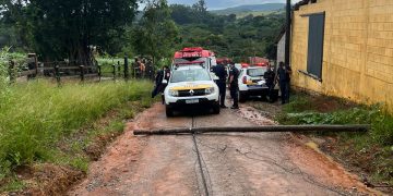  Mulher morre em acidente envolvendo uma linha de telefonia rural   
