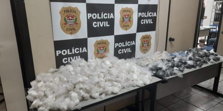 Prejuízo é de mais R$ 500 mil: DIG e DISE estouram ponto de armazenamento e retiram quase 28 kg de drogas das ruas da cidade