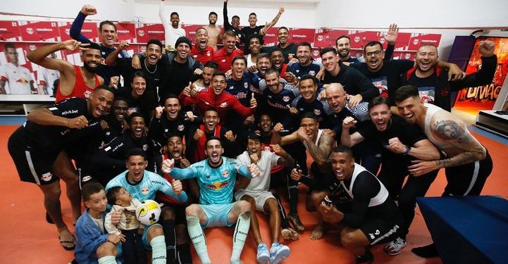 Bragantino derrota o Botafogo em noite de Bruninho e está nas quartas de final