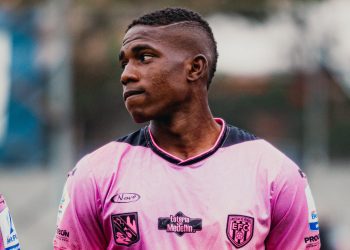 Bragantino contrata o colombiano Henry Mosquera   